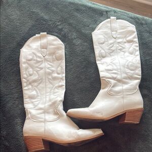 Amazon White Embroidered Cowgirl Western Boots